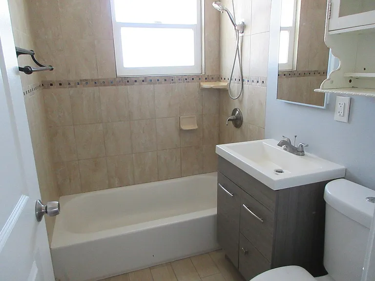 4423 Johnston Ave — Photo 11