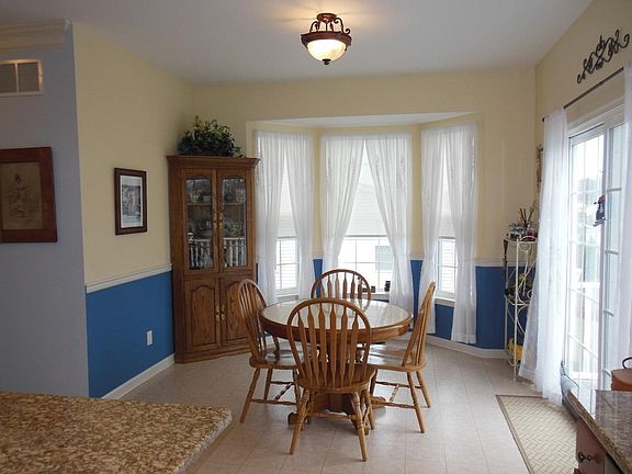 3rd image of 24 Shoreham Dr