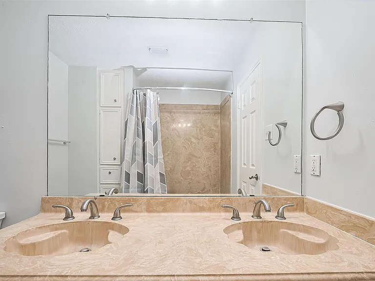 1103 Cheyenne Meadows Dr — Photo 35