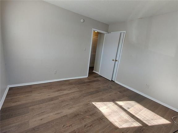 5th image of 569 W Taylor St