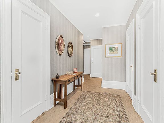 3rd image of 156 E 79th St APT 10A