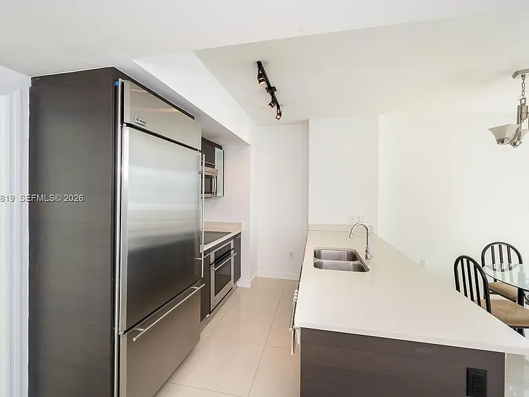 55 SE 6th St #2210 — Photo 7