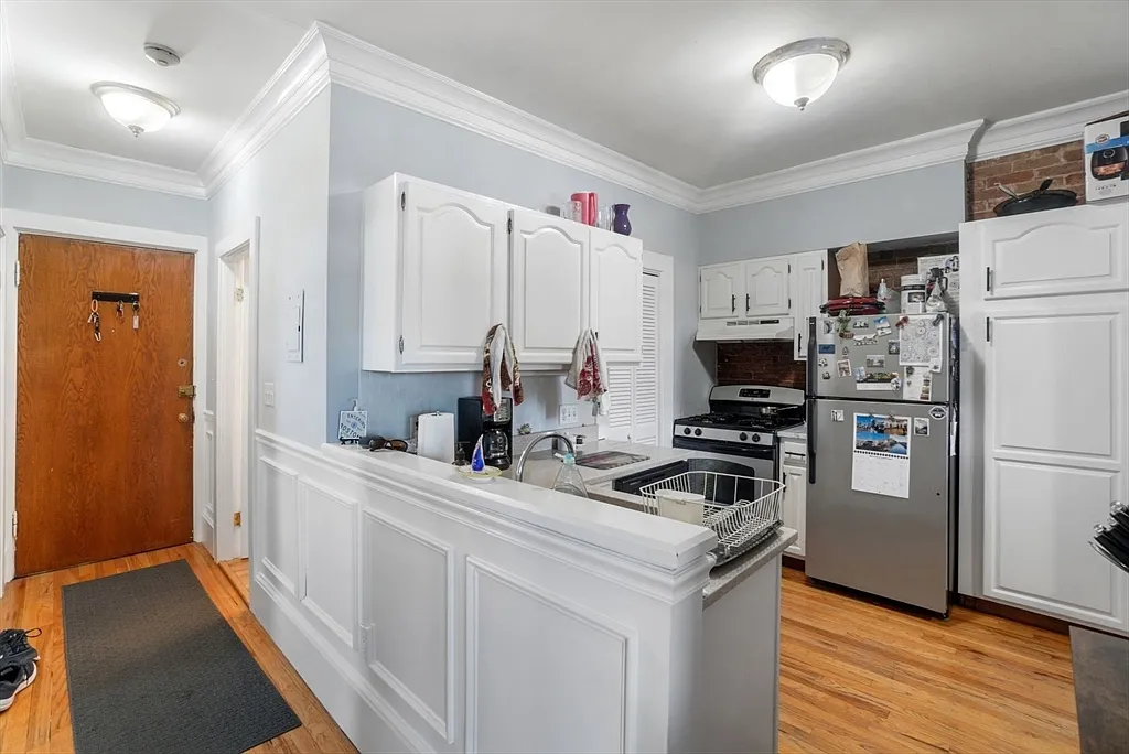 1 bed, 1.0 bath, 750 sqft, $3,600 — Photo 1