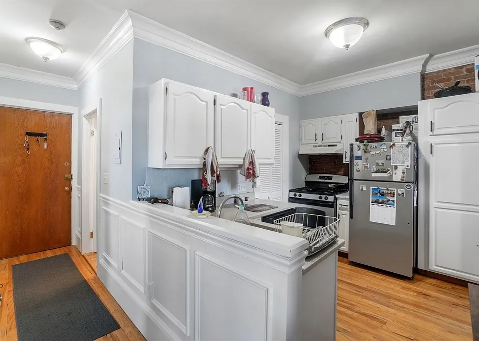 2 Pearl St #8