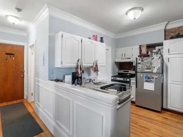 2 Pearl St APT 8, Charlestown, MA 02129