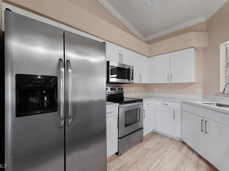 234 Pullman St — Photo 26