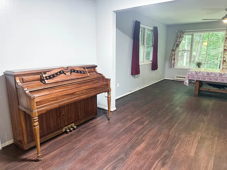 200 Oakley Dr — Photo 8