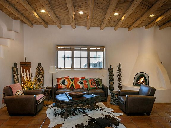 3rd image of 1000 Camino San Acacio