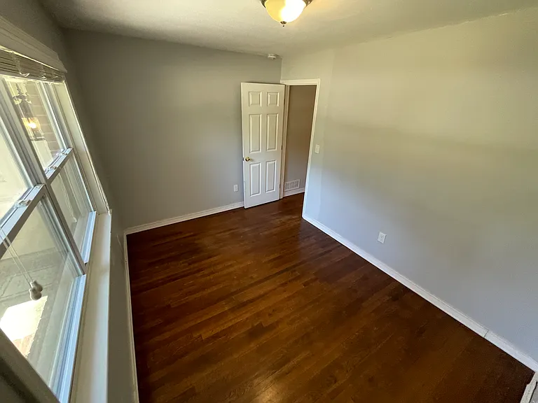 869 Jefferson Ave — Photo 12