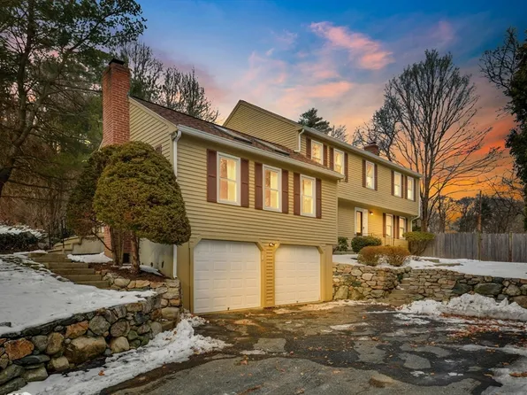 13 Summer Ln, Framingham, MA 01701