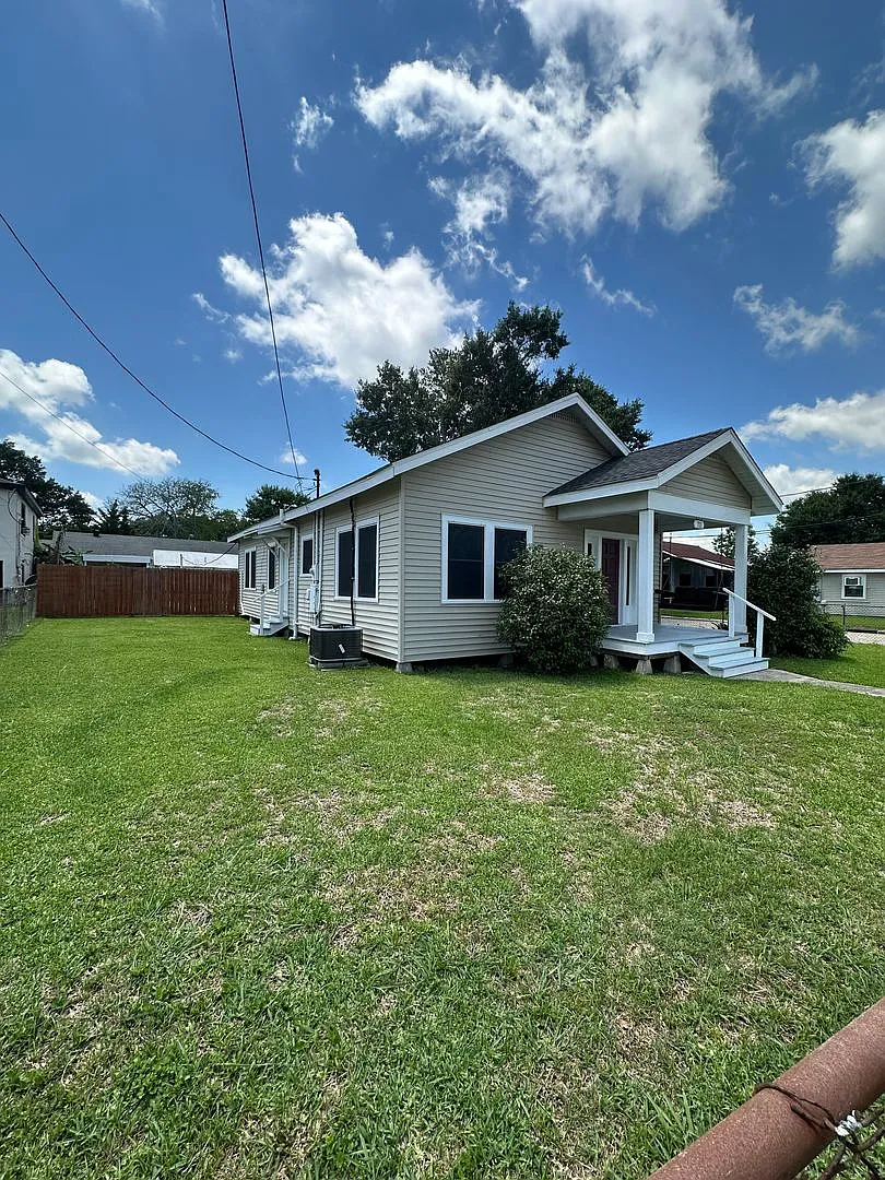 Building Photo - 711 Williams Ave