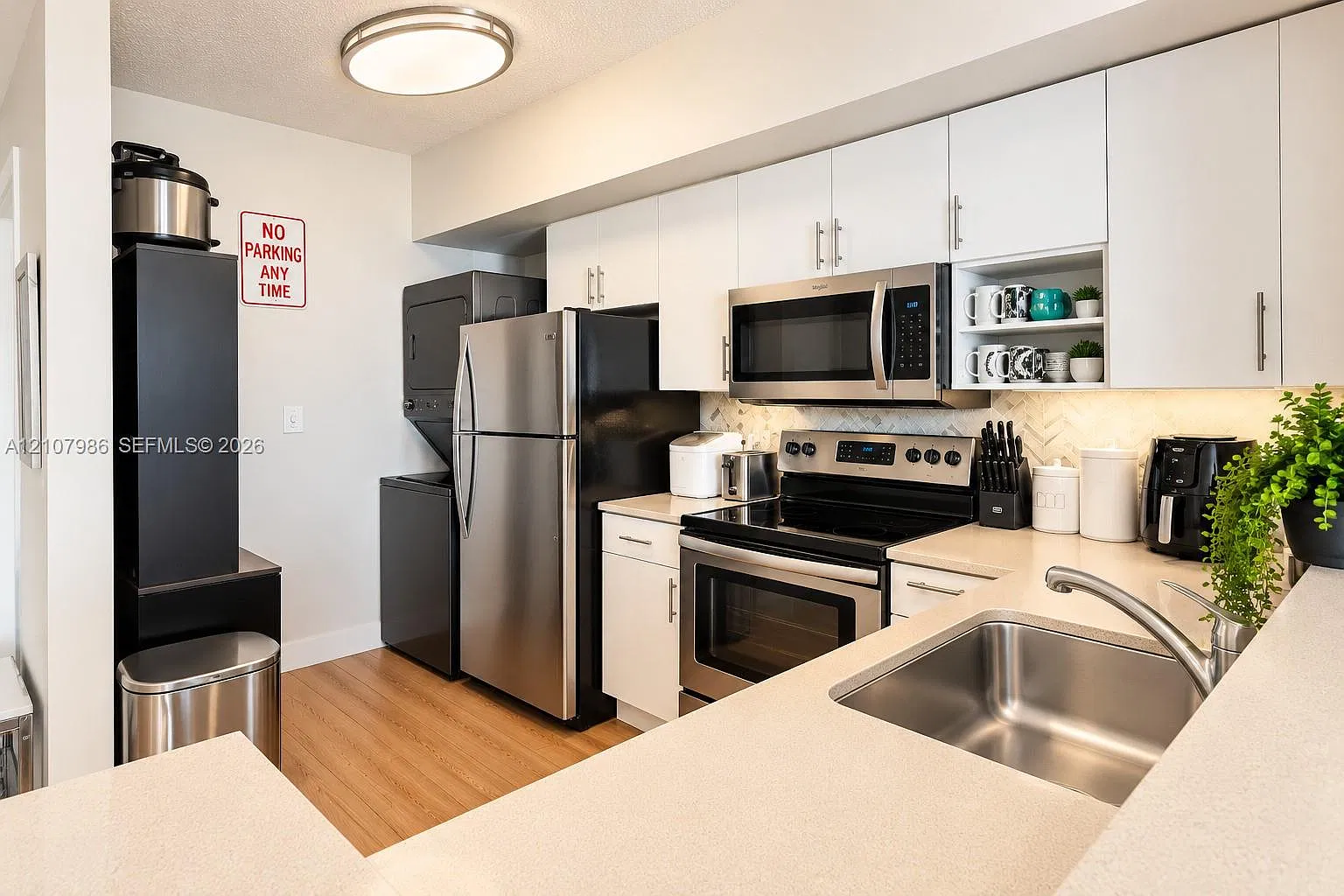 Blue Lagoon Condo — Photo 4