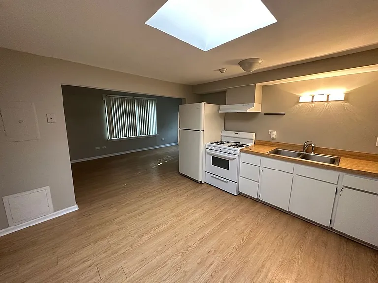 206 Main St — Photo 2