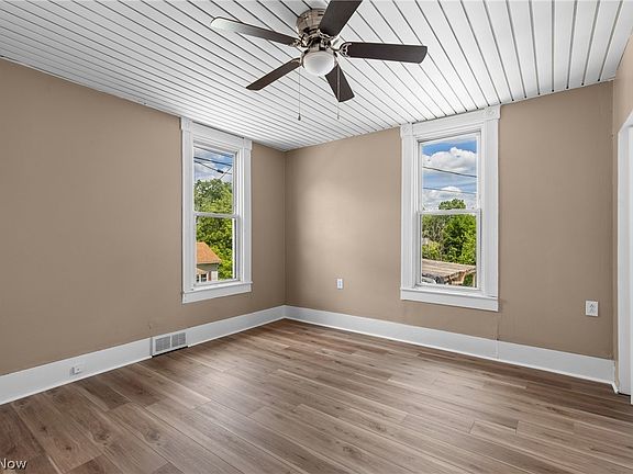 5th image of 118 Spring Ave