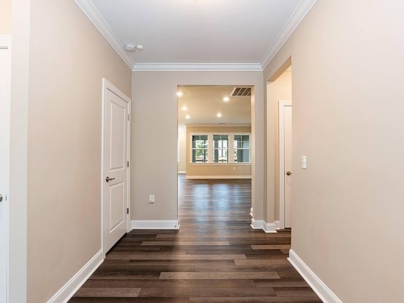 4th image of 1134 Shellbank Dr