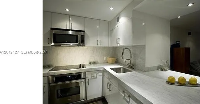 1000 West Ave #318 — Photo 11