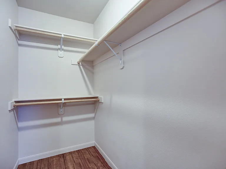 Riva Courtyard Apartments — Photo 10
