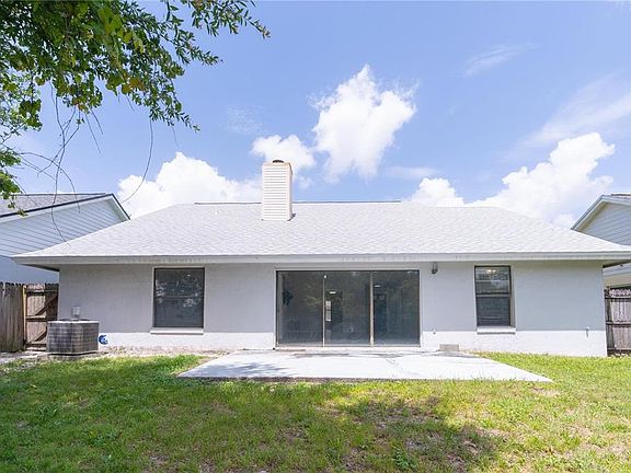 3rd image of 660 Holbrook Cir