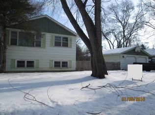 317 Brierhill Dr, Round Lake Park, IL