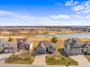4725 Augusta Dr, Basehor, KS 66007