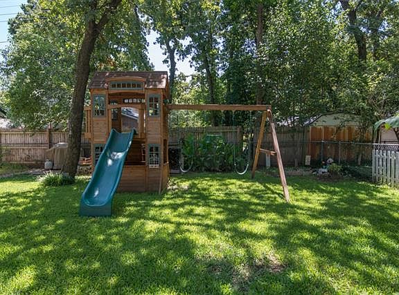 5th image of 3312 Somerset Dr