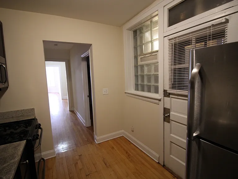 2318 W Granville Ave #2 — Photo 7