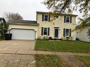 20 Rutherford Ct, Bloomington, IL 61705