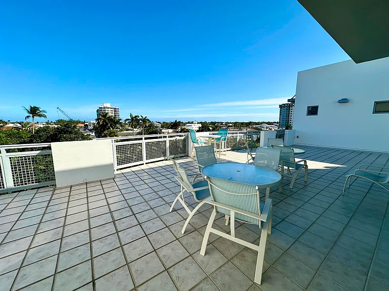 365 SE 6th Ave #203 — Photo 42