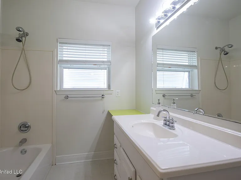126 Miramar Ave — Photo 19
