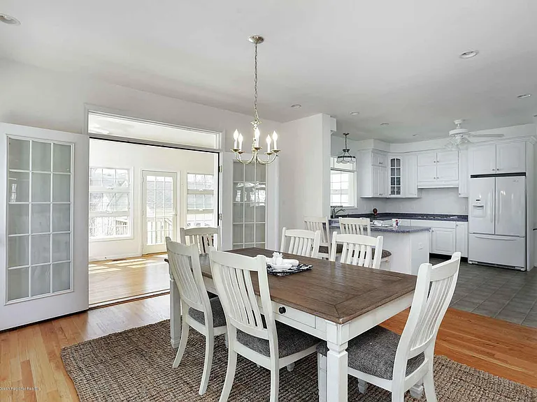 111 York Ave — Photo 11