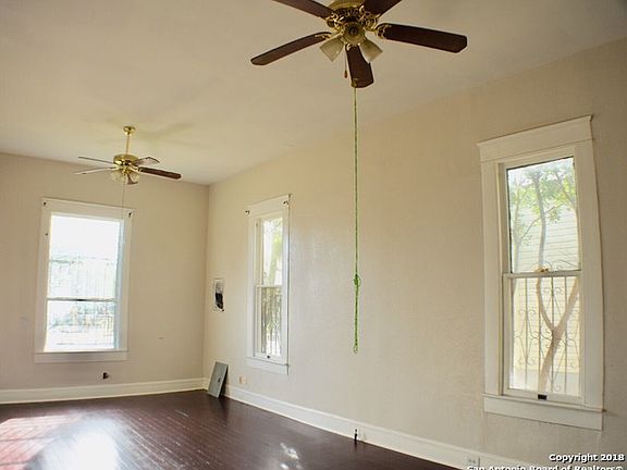 4th image of 2617 Buena Vista St