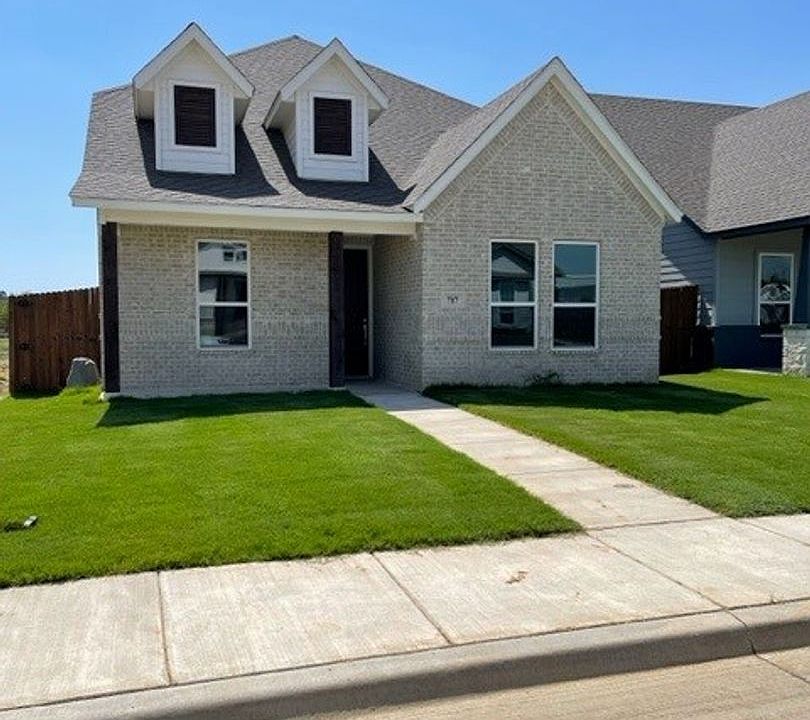 1st image of 717 The Cottages Dr