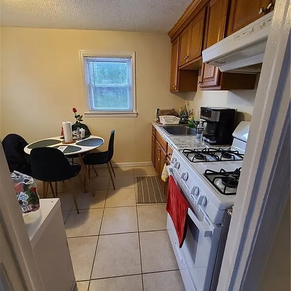 23 Coolidge Ave — Photo 5