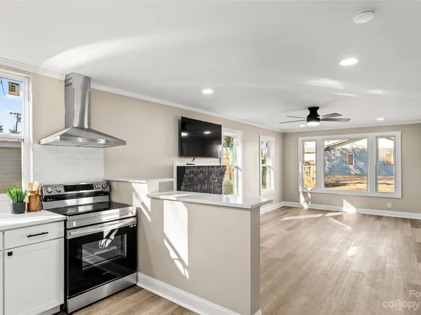 1420 16th St NE, Hickory, NC 28601