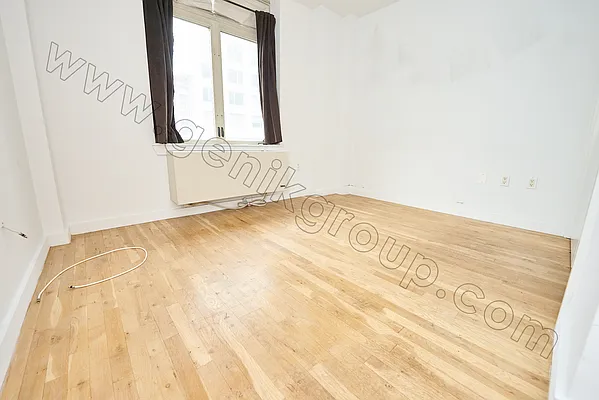 Rented by Genik Group Corp | media 18