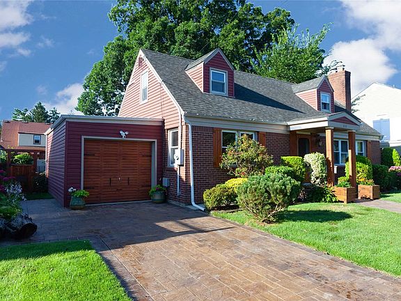 3rd image of 858 Barth Dr
