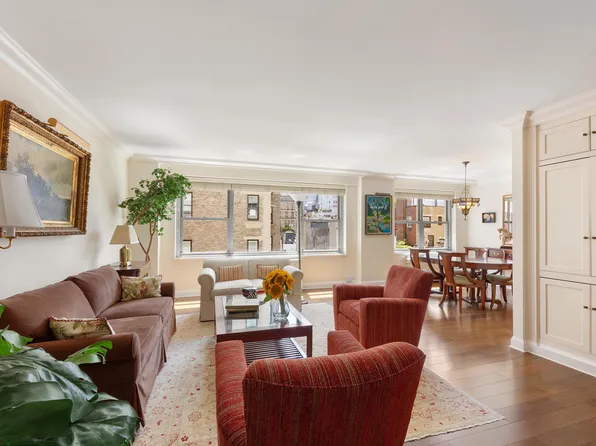 650 Park Avenue image 2 of 6