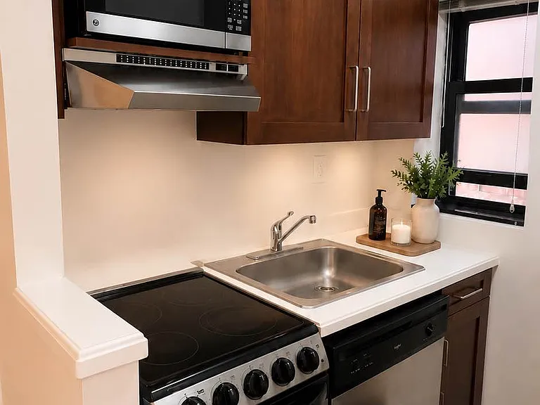 148 W 68th St #6D — Photo 3
