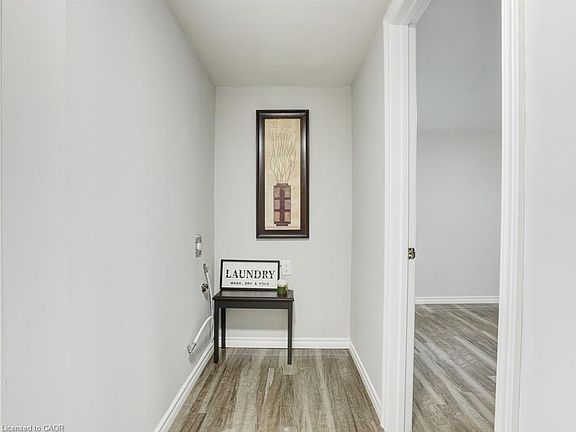5th image of 79 Sunnyhill Rd