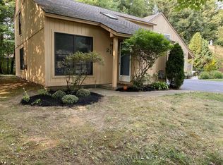 215 Thimbleberry Rd, Malta, NY 12020