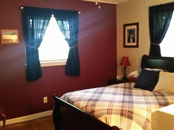 4th image of 2375 Laurel Ave