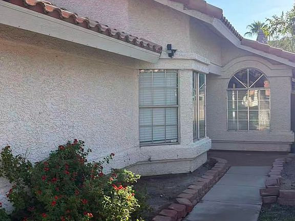 2nd image of 42 Quiet Desert Ln