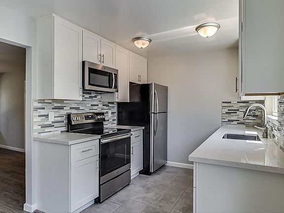 3rd image of 321 Stambaugh St APT 3