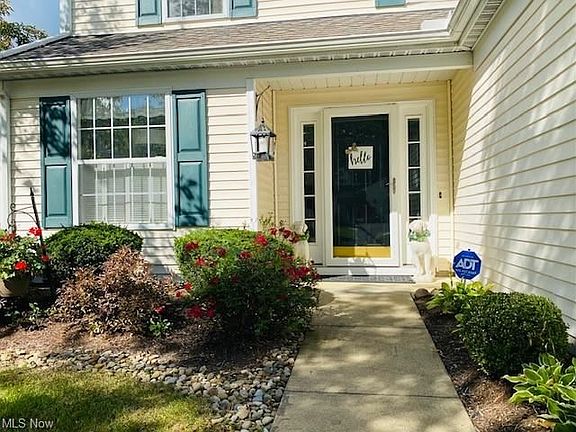 2nd image of 5984 Halle Farm Dr #32