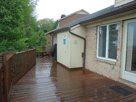 5th image of 638 Carriage Dr