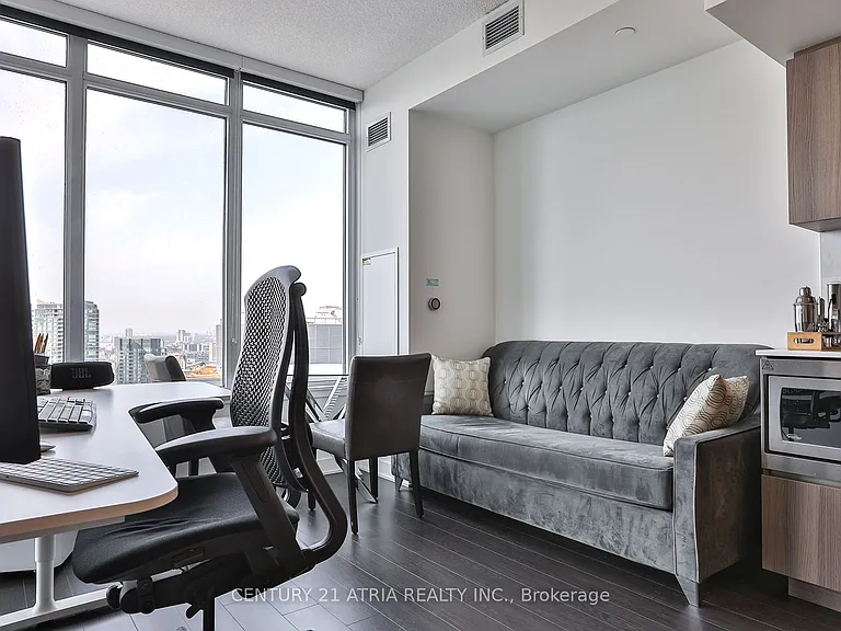 19 Bathurst St #3715 — Photo 4