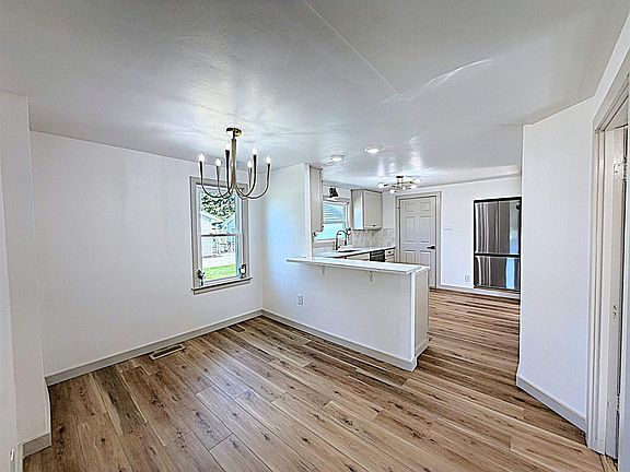 4th image of 918 Grand Ave