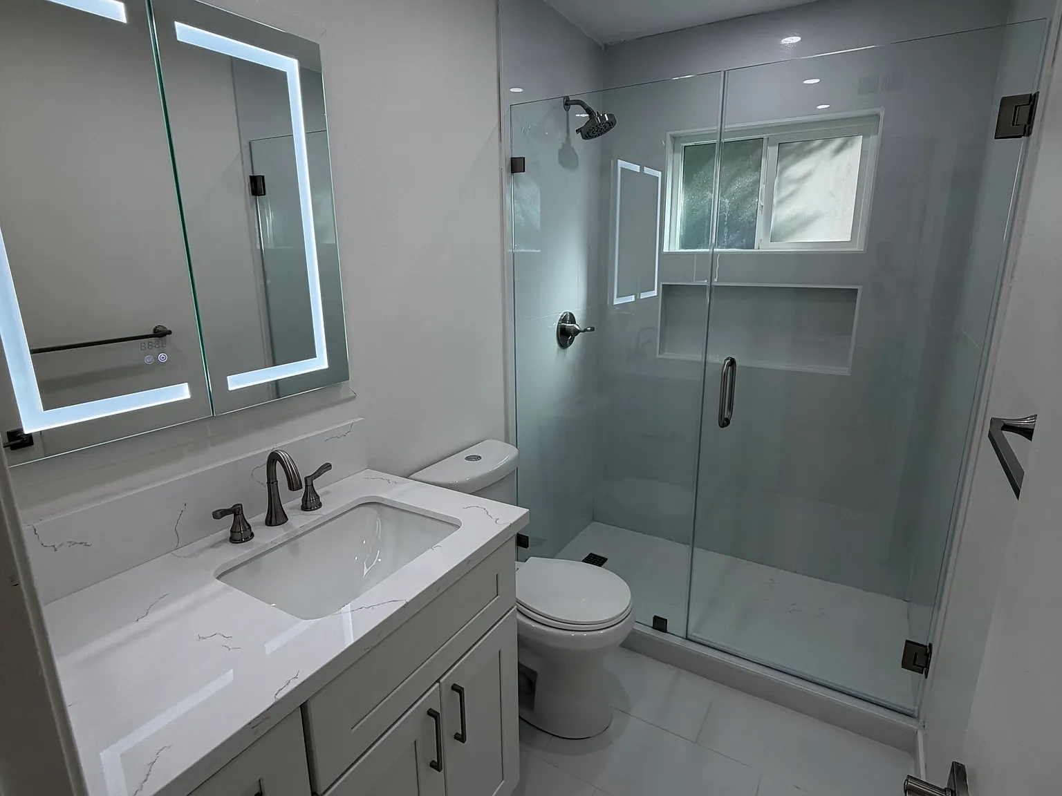 2 bed, 800 sqft, $3,300 — Photo 4