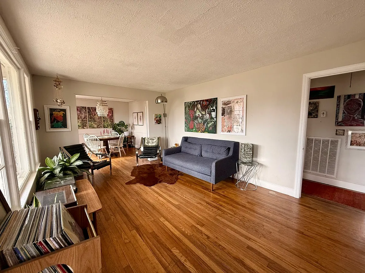 Building Photo - 1616 Peerman Dr