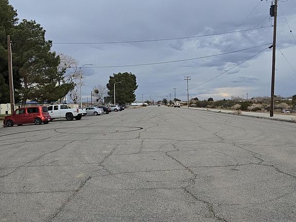 2nd image of E Vic Ave #R